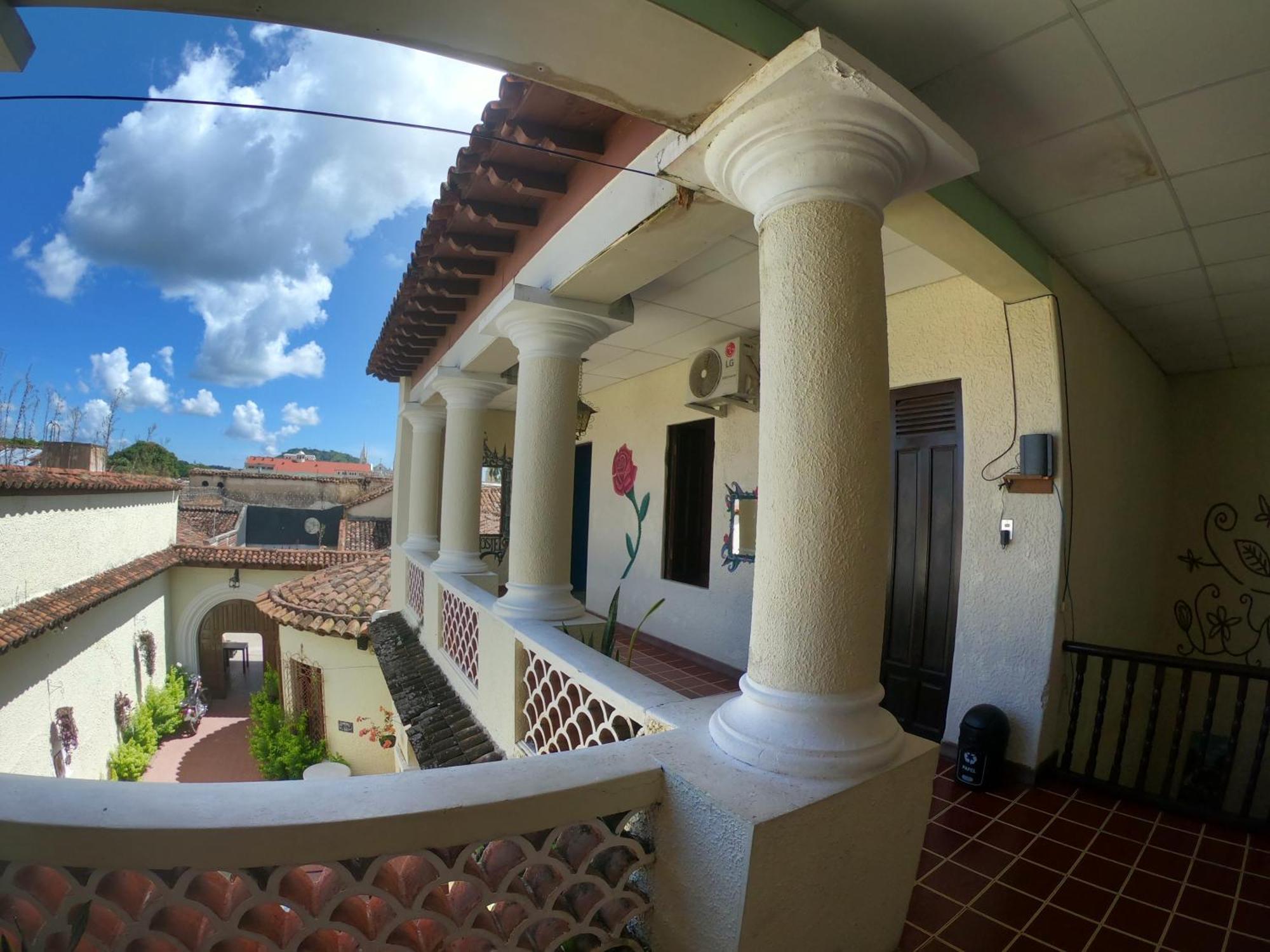 Ricks Hostel Santa Ana Exterior photo